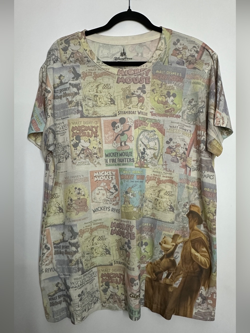 Authentic Disney shirt 3x. Very worn.